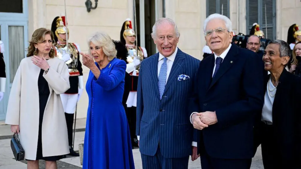 King and Queen at temple of love in Italy visit
