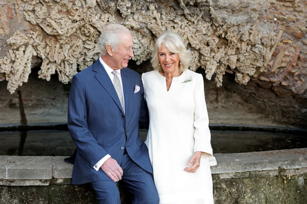 King and Queen at temple of love in Italy visit