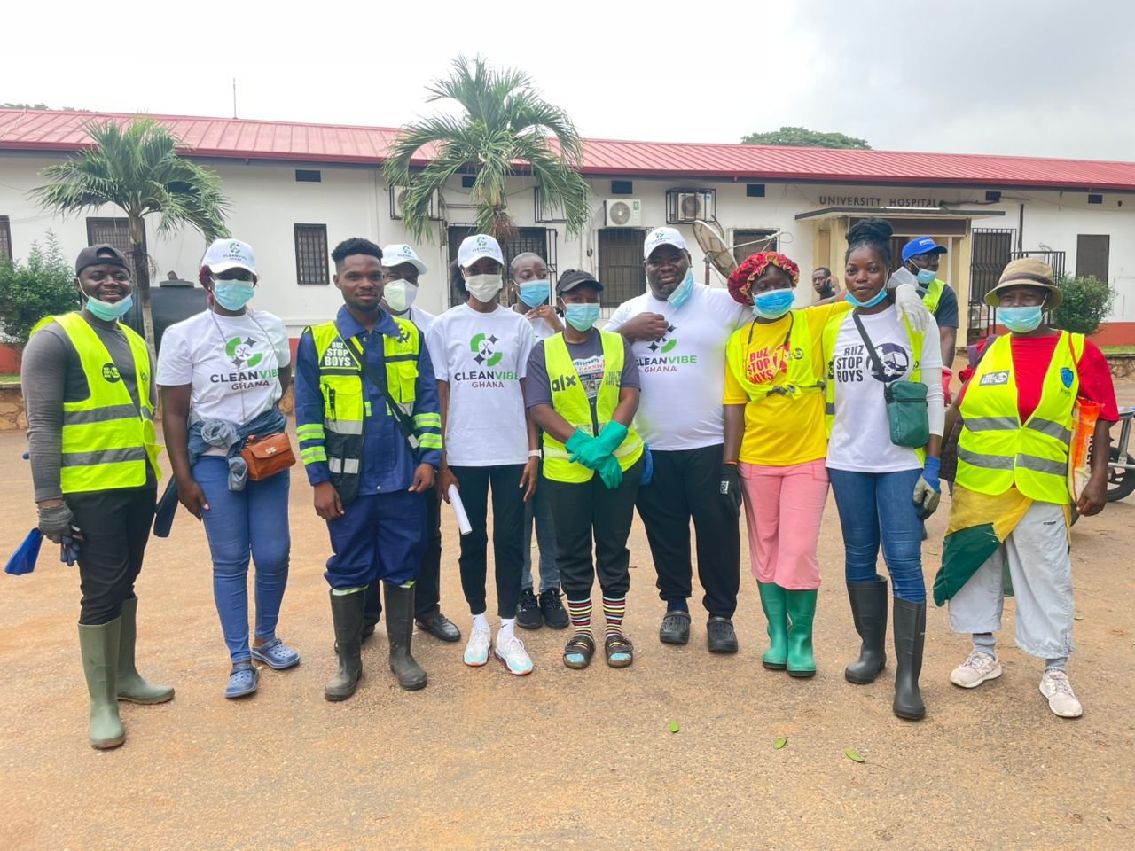 CleanVibeGhana partners with Buzzstop Boys to ignite sanitation revolution through clean-up exercise