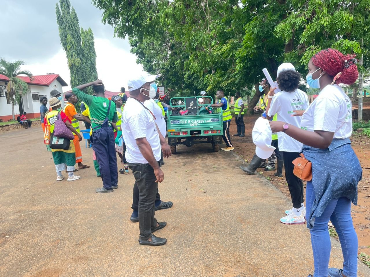 CleanVibeGhana partners with Buzzstop Boys to ignite sanitation revolution through clean-up exercise