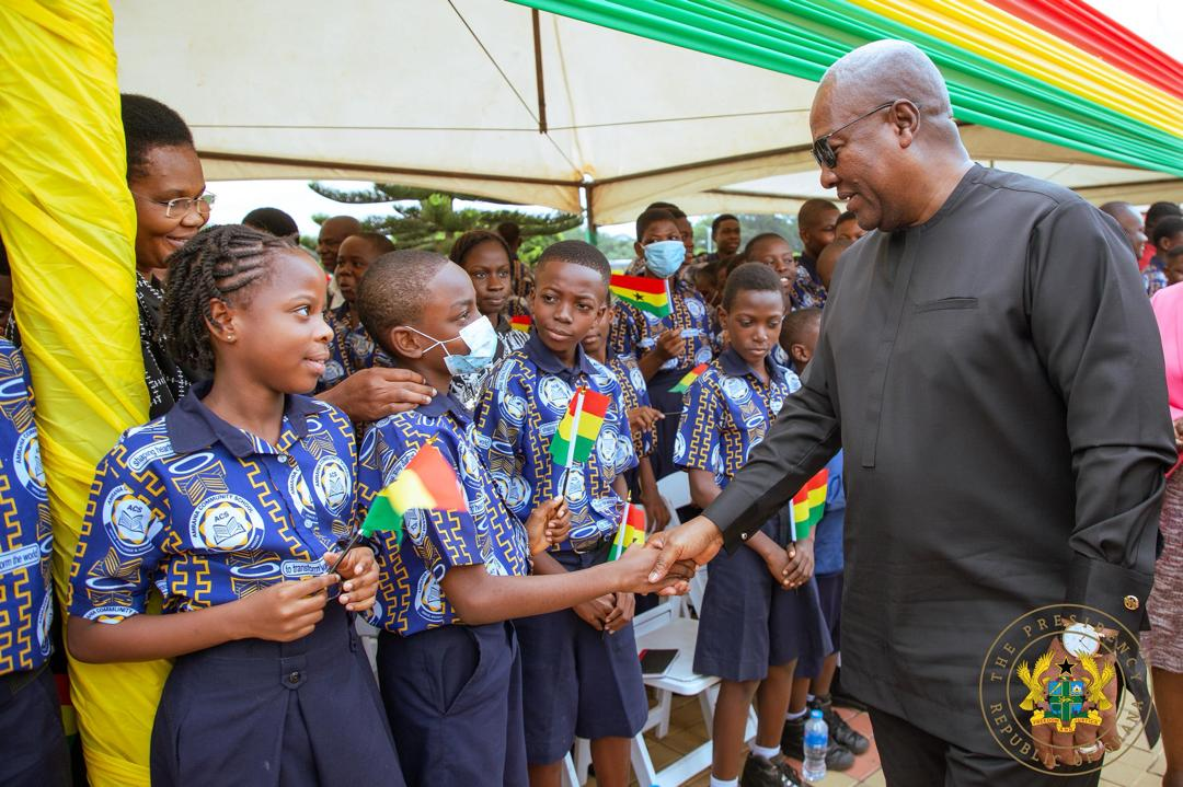 Photos from the 44th Guard changing ceremony