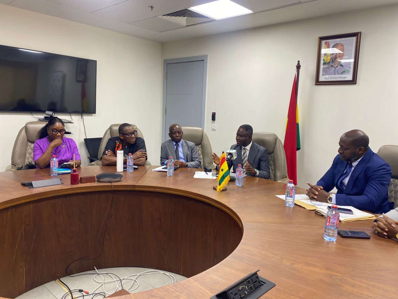 Chamber of Health pays courtesy call on Health Minister to strengthen collaboration with gov't Chamber of Health pays courtesy call on Health Minister to strengthen collaboration with gov't