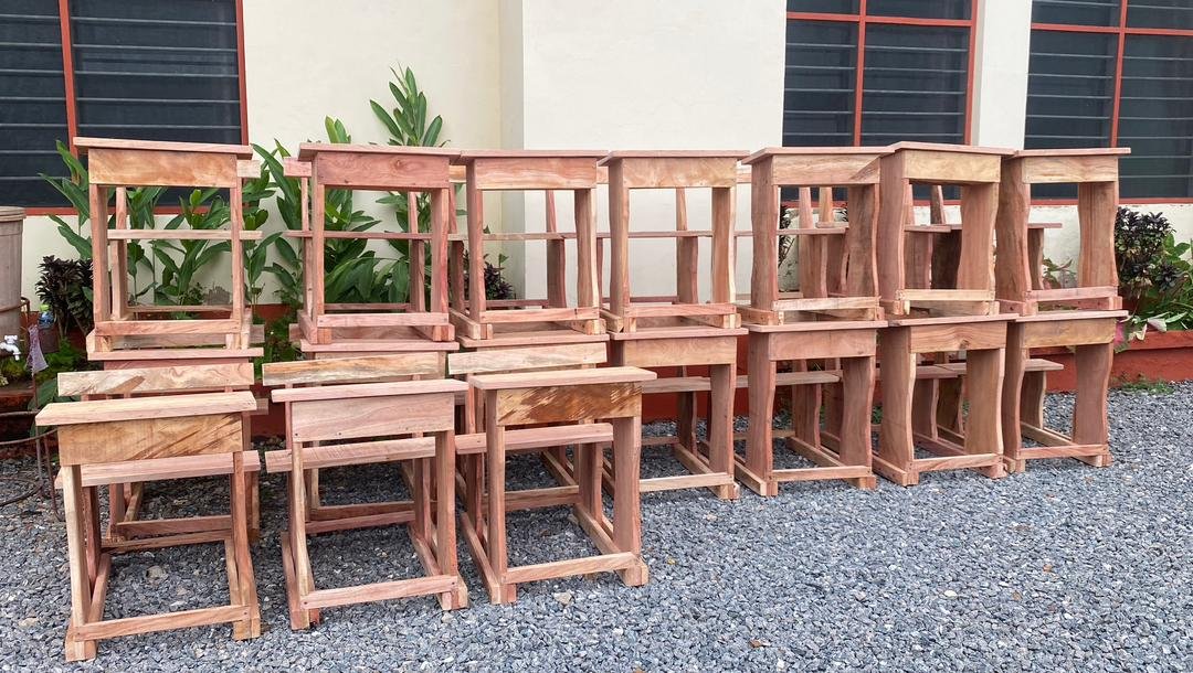 Justine Senuvie Memorial Foundation donates 100 Desks, scholarships to Kpando Senior High School