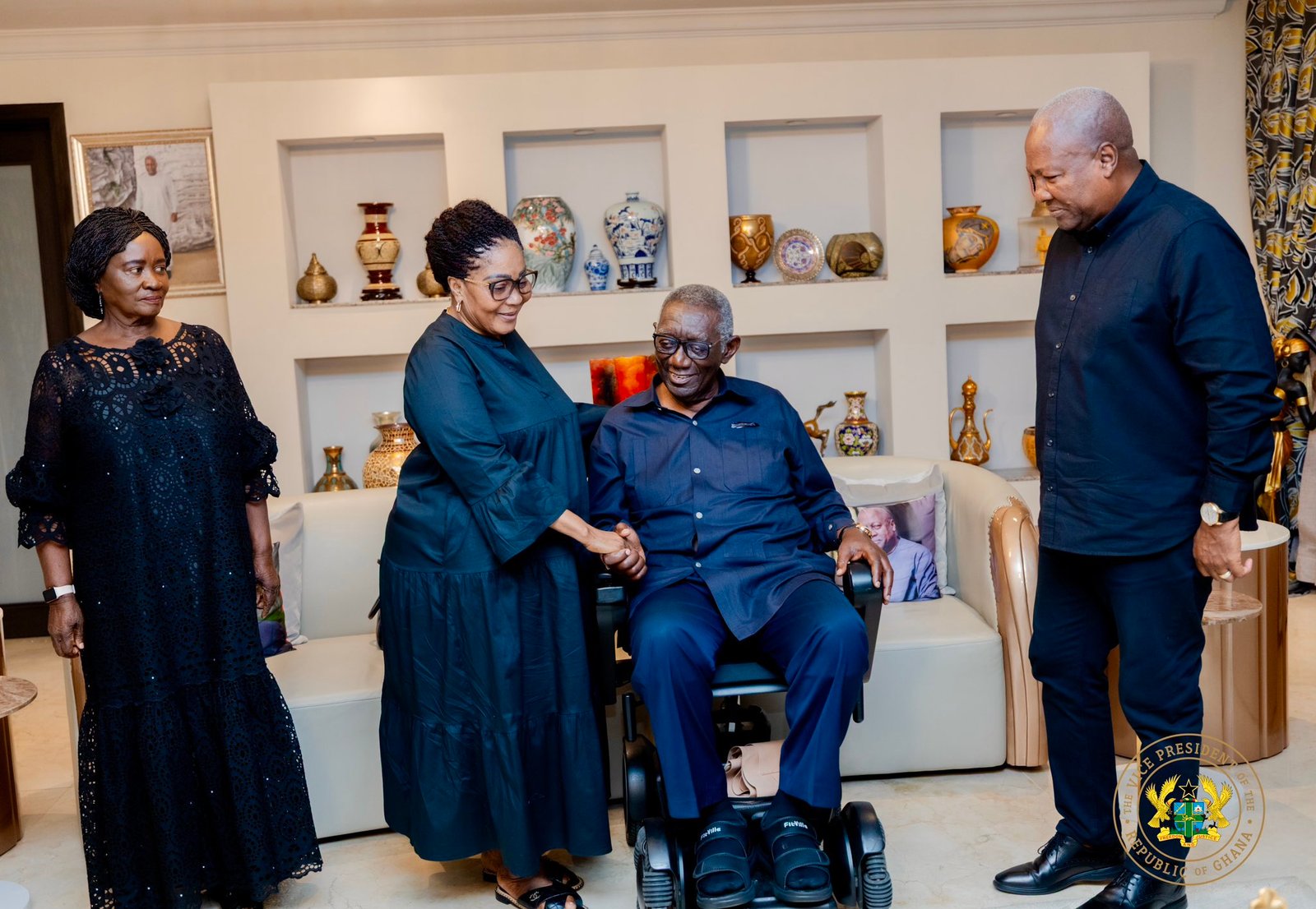 Former President Kufuor visits Mahama to commiserate with him over helicopter crash tragedy
