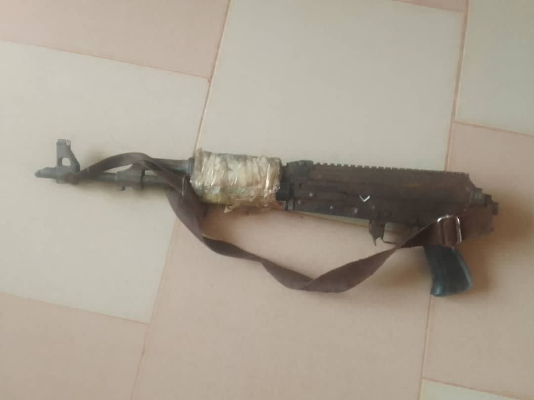 Ashanti Region police impounds weapons and ammunition from abandoned vehicle
