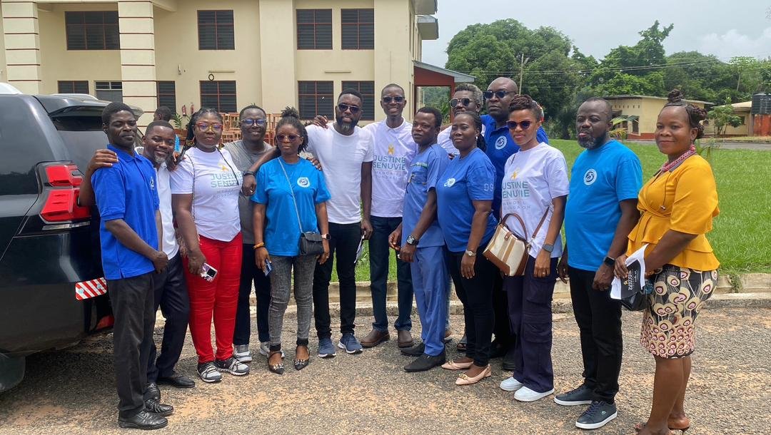 Justine Senuvie Memorial Foundation donates 100 Desks, scholarships to Kpando Senior High School