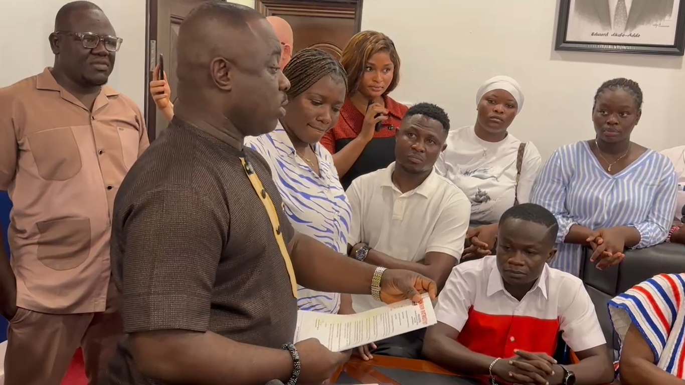 Dozens of NPP youth organisers pick nomination forms for Bawumia at party HQ