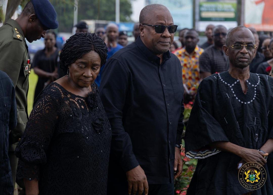 Photos from solemn wreath-laying to honour military crash victims