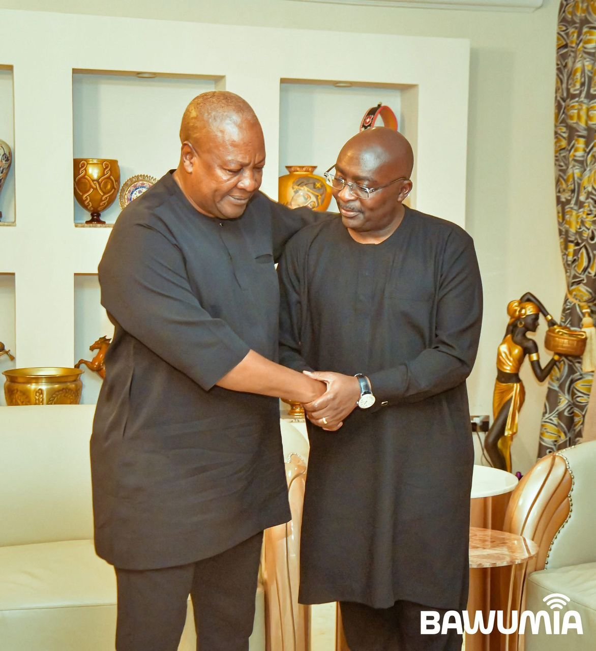 Helicopter crash: Bawumia visits Mahama at home to console him