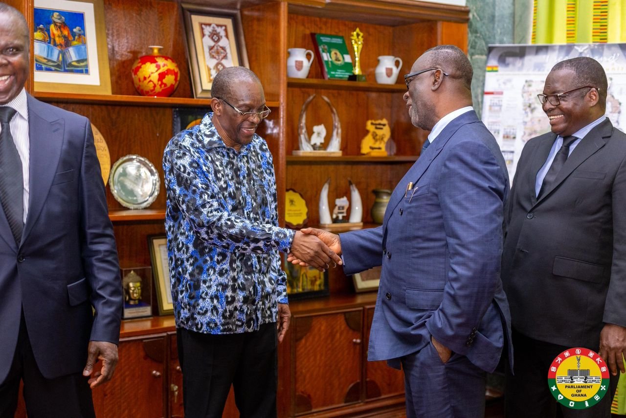 Photos: Ag. Chief Justice signs Book of Condolence for victims of tragic helicopter crash