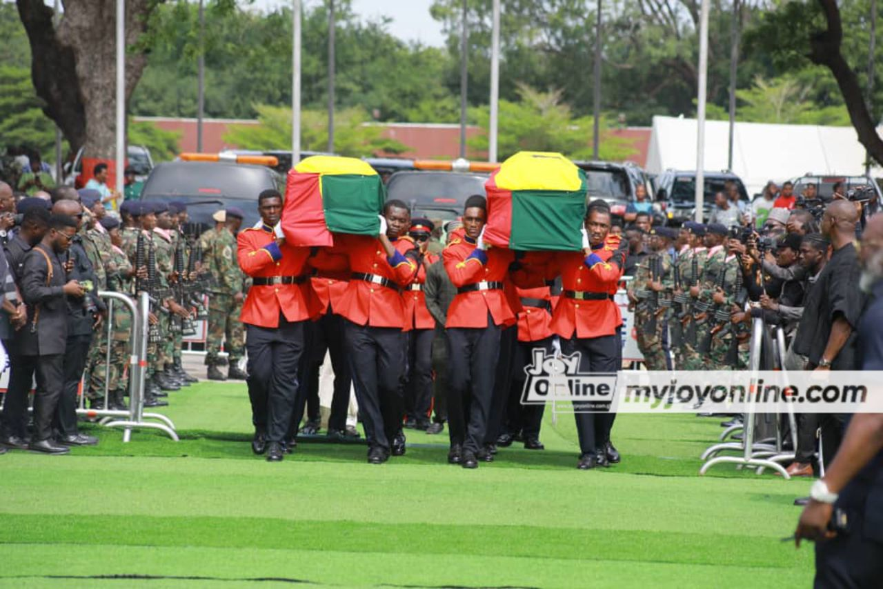 Photos from burial rites for Muslim victims of the helicopter crash