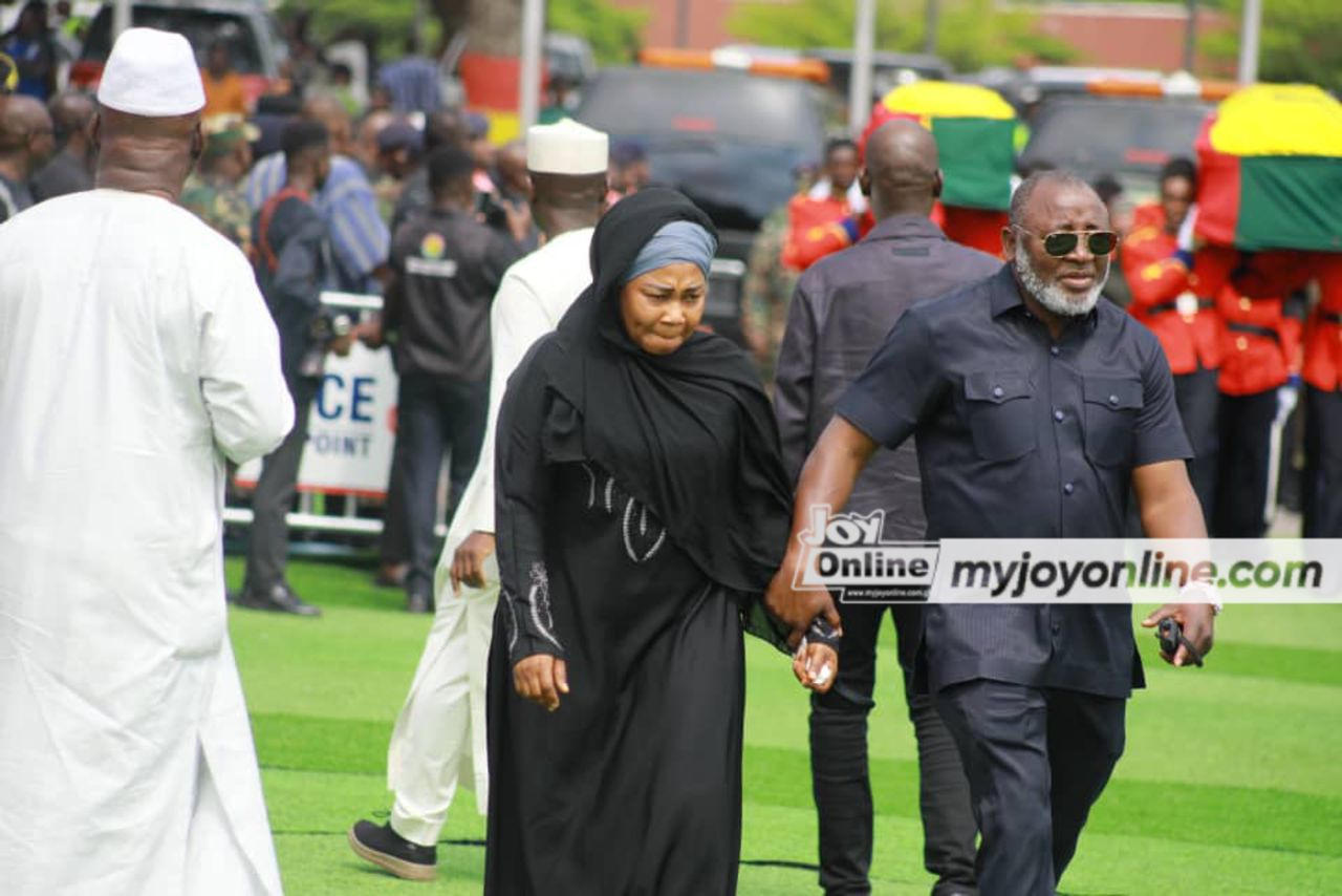 Photos from burial rites for Muslim victims of the helicopter crash