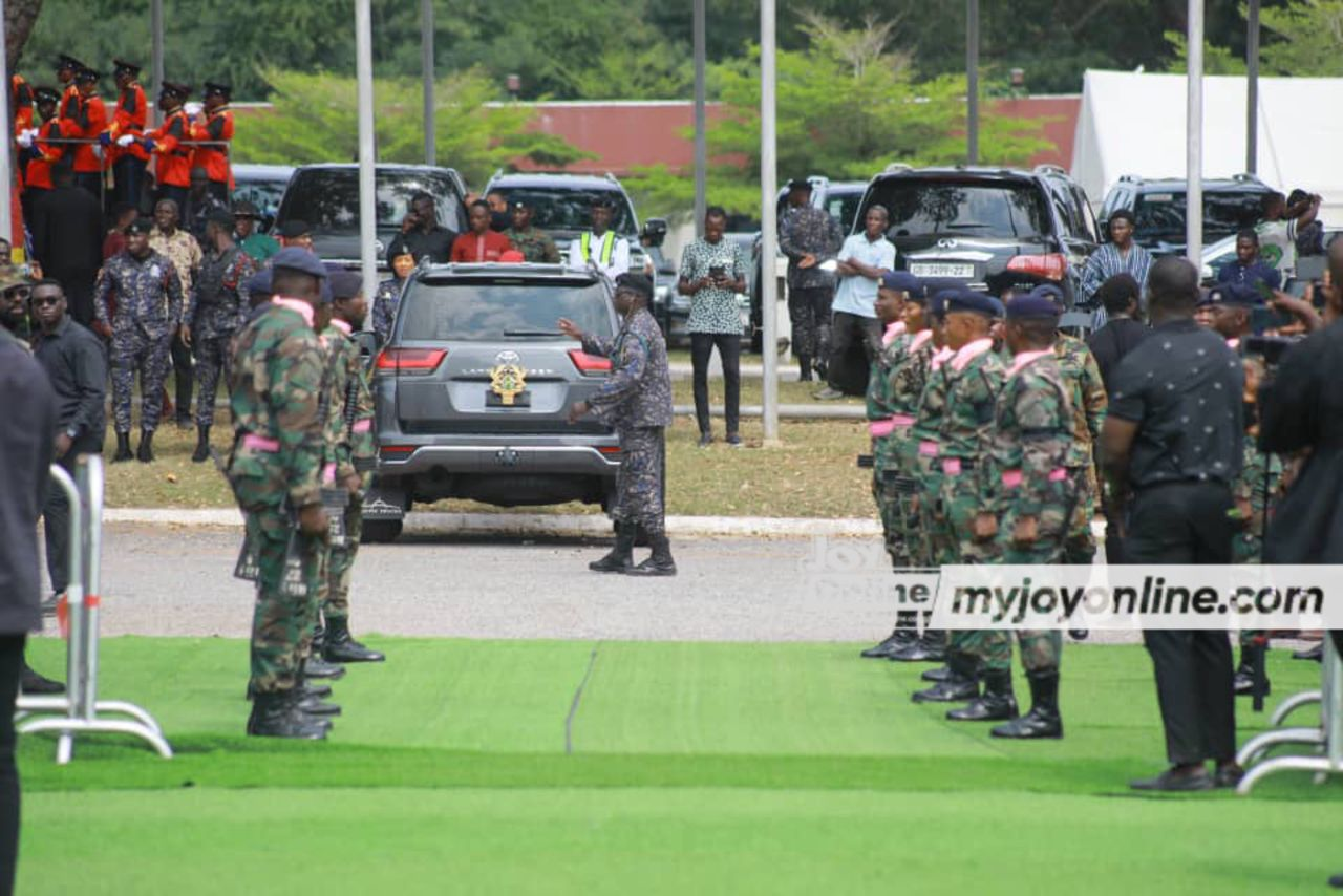 Photos from burial rites for Muslim victims of the helicopter crash