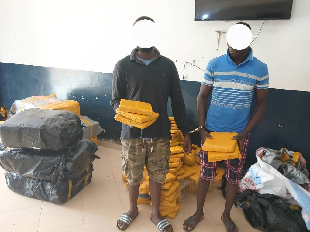 Police nab 2 with suspected Indian hemp