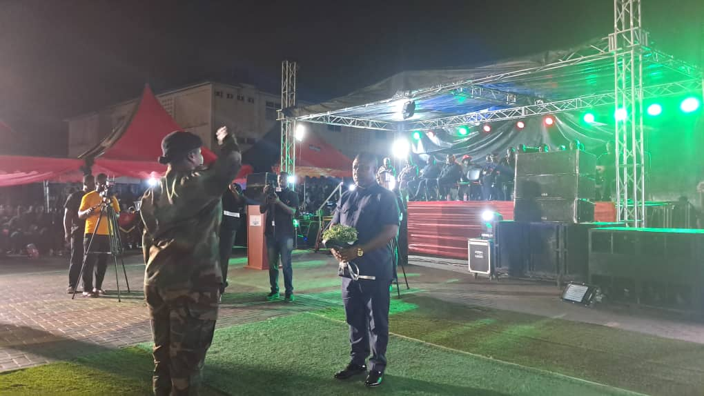 V/R holds vigil to honour victims of military helicopter crash