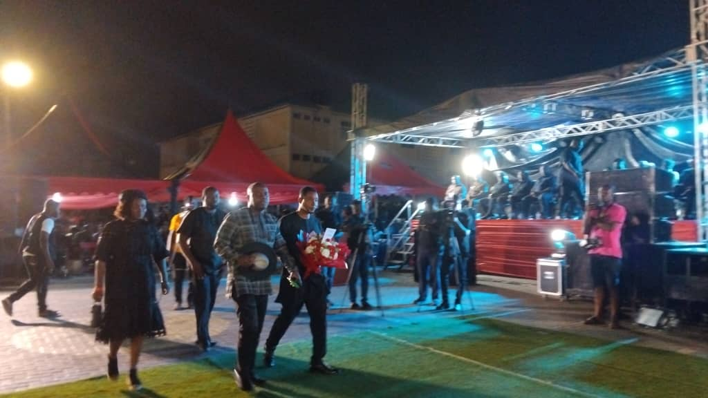 V/R holds vigil to honour victims of military helicopter crash