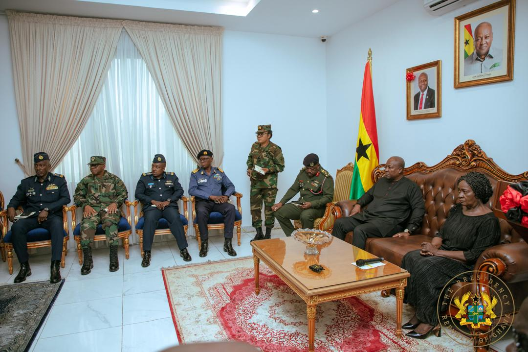 Photos: Mahama meets families of fallen soldiers after helicopter tragedy