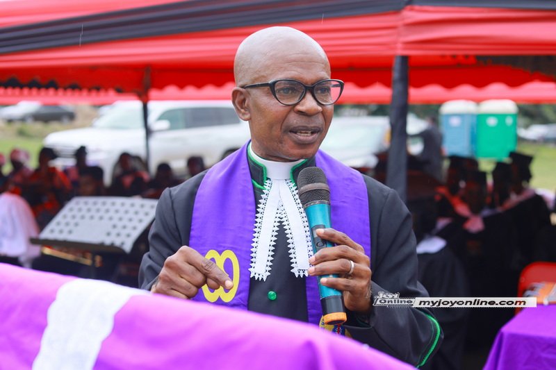 Akufo-Addo pays last respects to veteran journalist Ebo Quansah