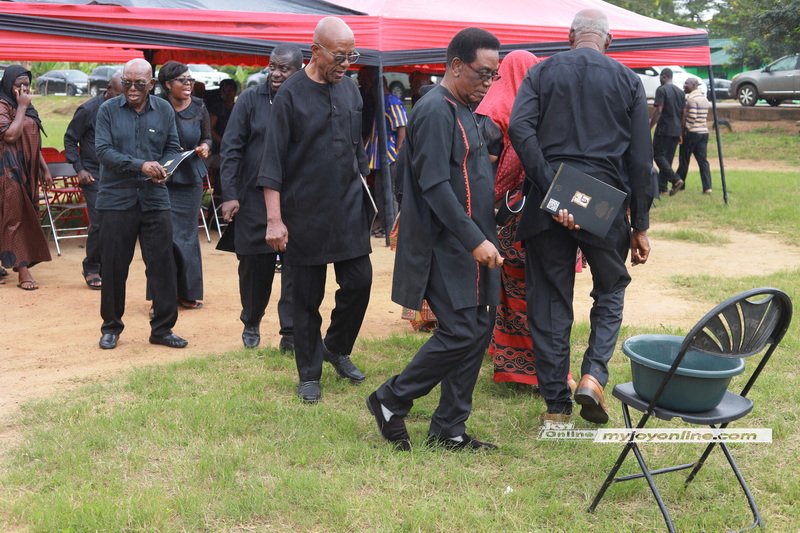 Akufo-Addo pays last respects to veteran journalist Ebo Quansah