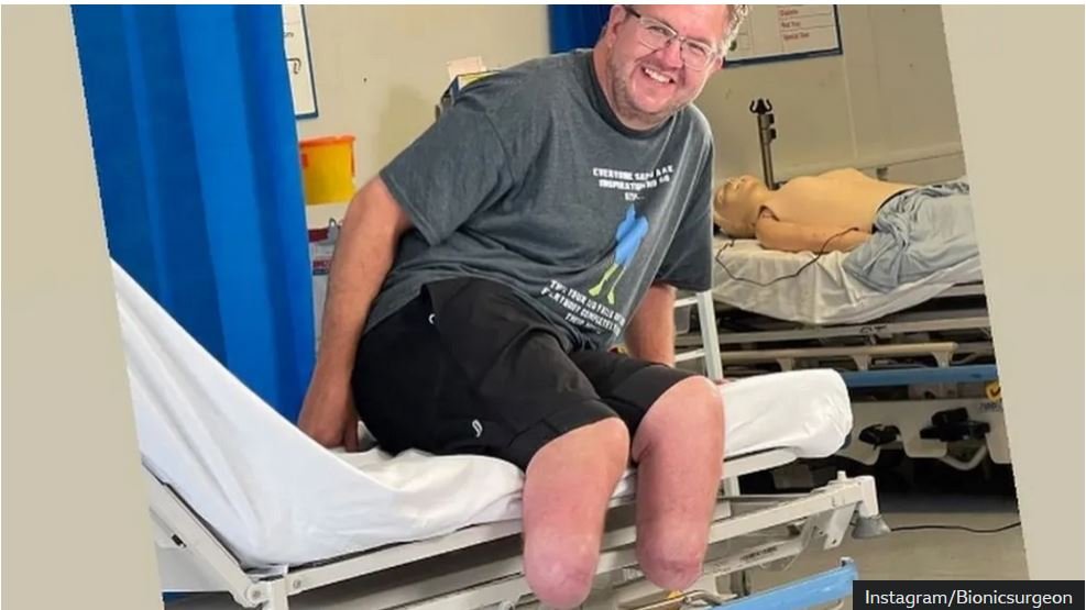 Surgeon jailed after amputation of own legs