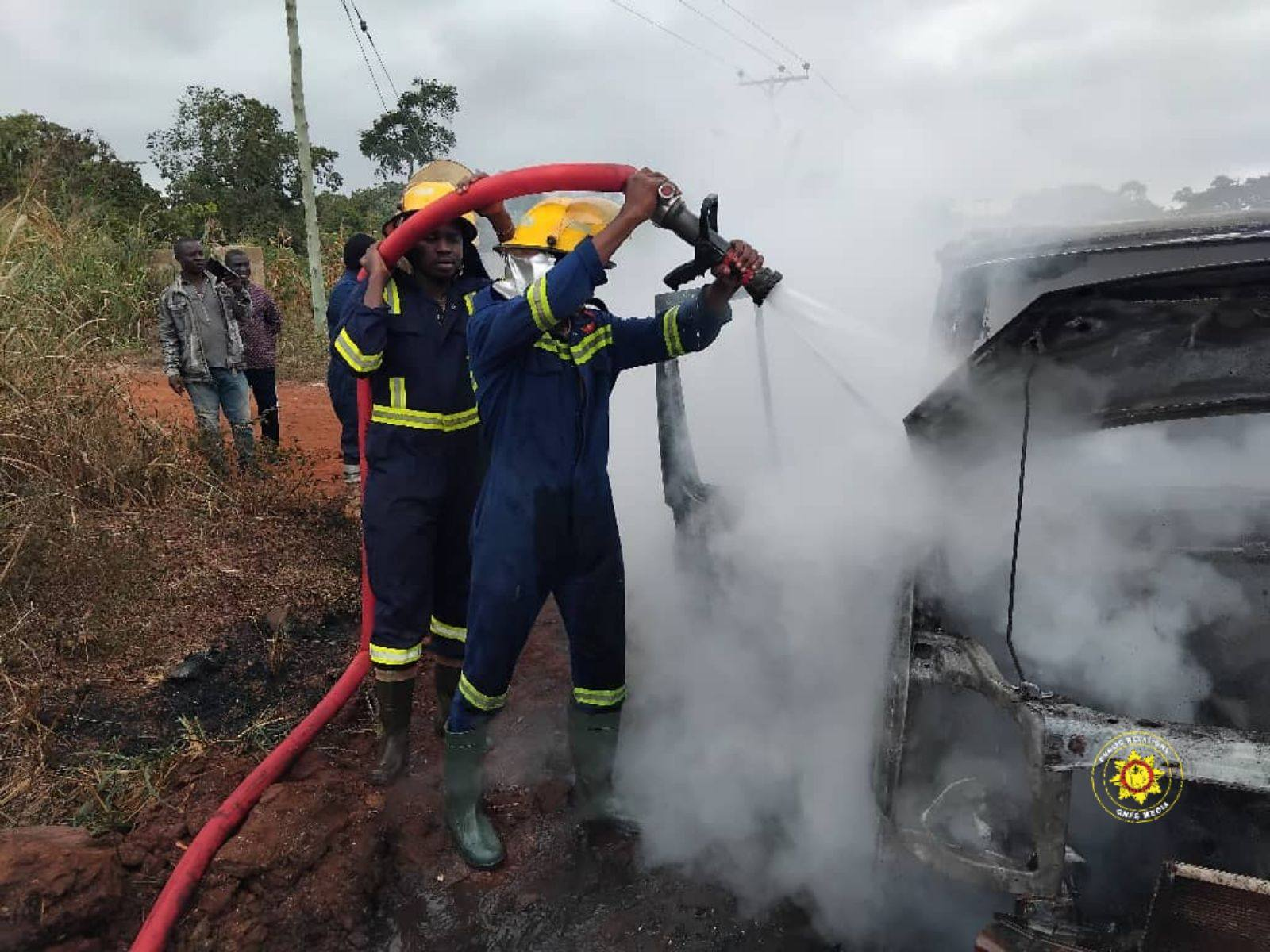 Ford transit catches fire on Techiman–Sunyani road Ford transit catches fire on Techiman–Sunyani road