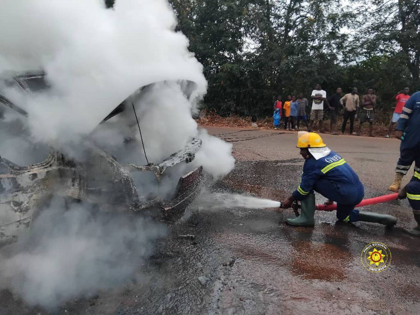 Ford transit catches fire on Techiman–Sunyani road Ford transit catches fire on Techiman–Sunyani road