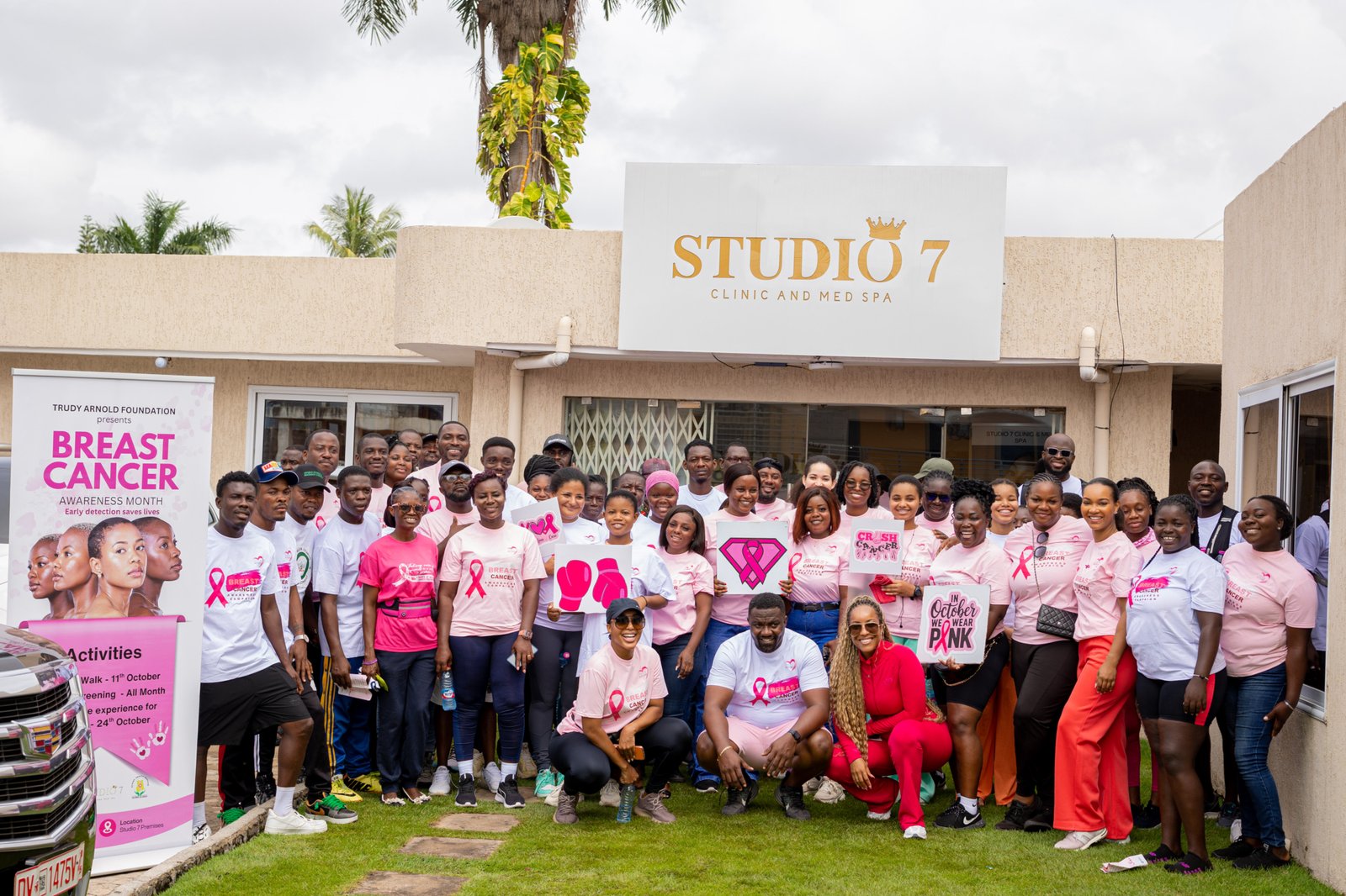 Trudy Arnold Foundation leads 7km health walk to raise awareness on breast cancer