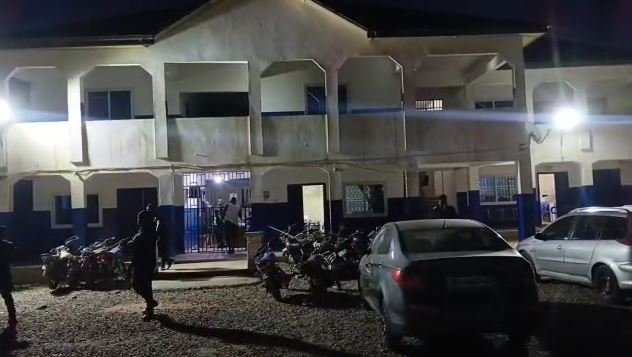 Tension at Bawjiase Police Command as Asafo members clash with soldiers over chieftaincy dispute Tension at Bawjiase Police Command as Asafo members clash with soldiers over chieftaincy dispute