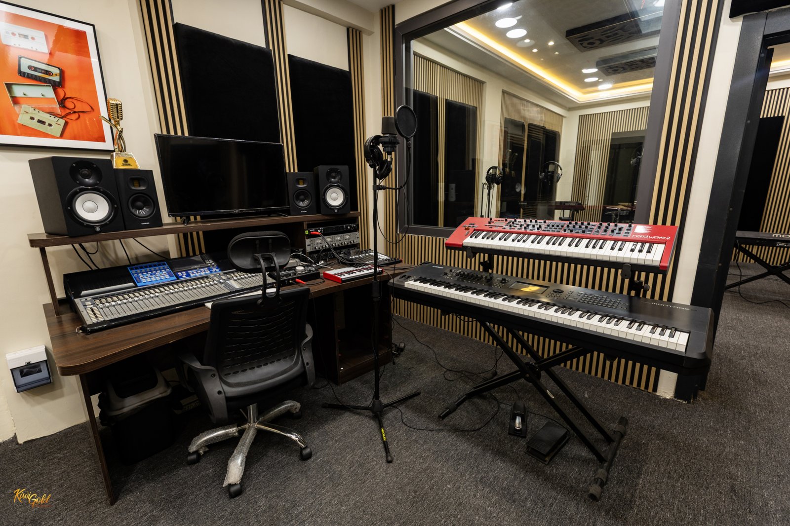 Joe Mettle opens ultra-modern Reverb Studios  at Sowutuom 