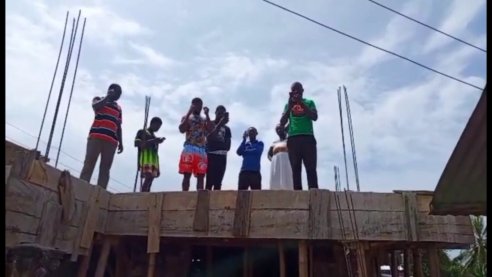 We climb trees to make phone calls – Ataso residents lament We climb trees to make phone calls – Ataso residents lament