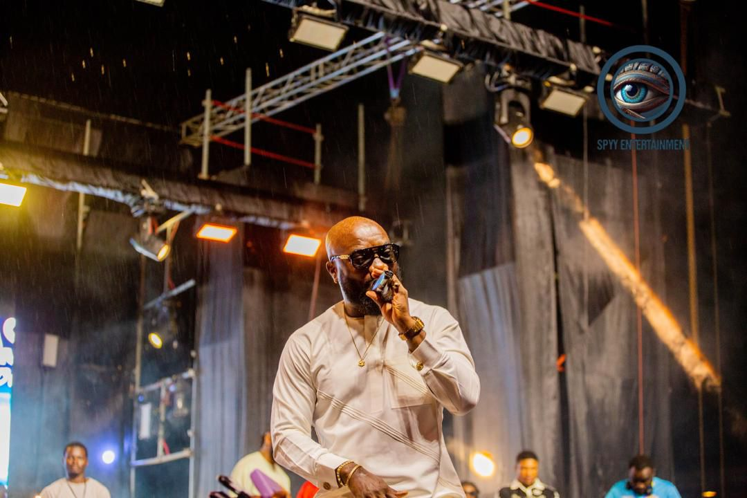 A Drizzle of Romance: Kwabena Kwabena’s love songs shine through in Takoradi anniversary spectacle A Drizzle of Romance: Kwabena Kwabena’s love songs shine through in Takoradi anniversary spectacle