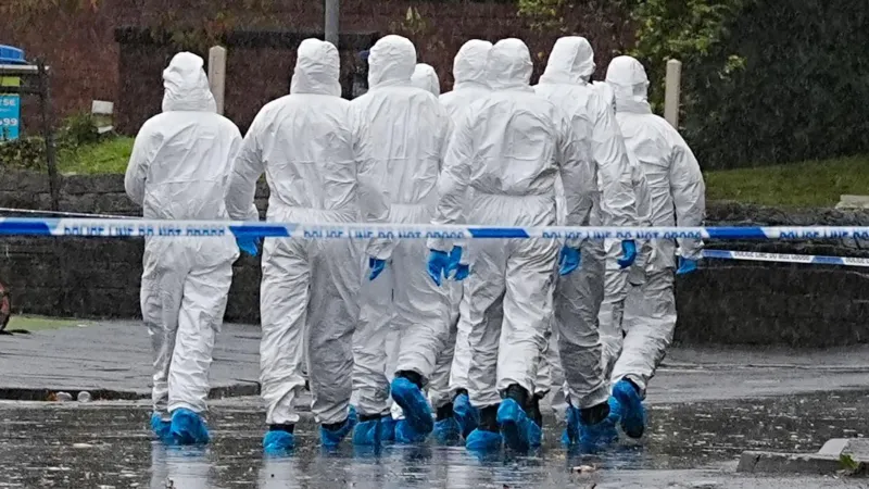 Hundreds of extra police on streets after synagogue attack