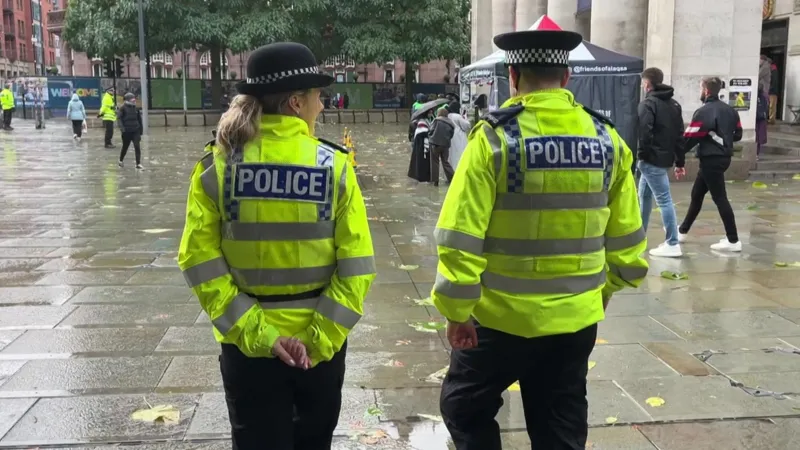 Hundreds of extra police on streets after synagogue attack