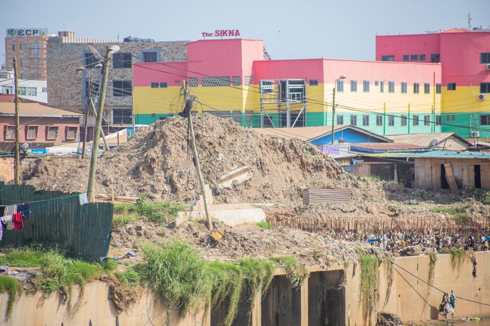 Eight months on: Abandoned silt threatens to reverse Odaw dredging works [Photos]