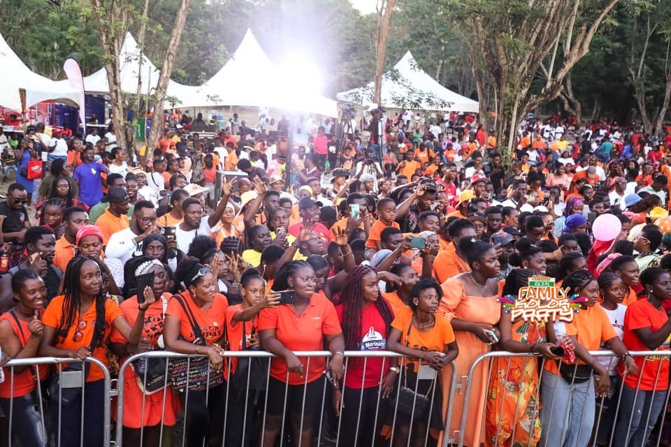 When orange outshone white: The colourful twist of Kolor Paaty 2025 When orange outshone white: The colourful twist of Kolor Paaty 2025