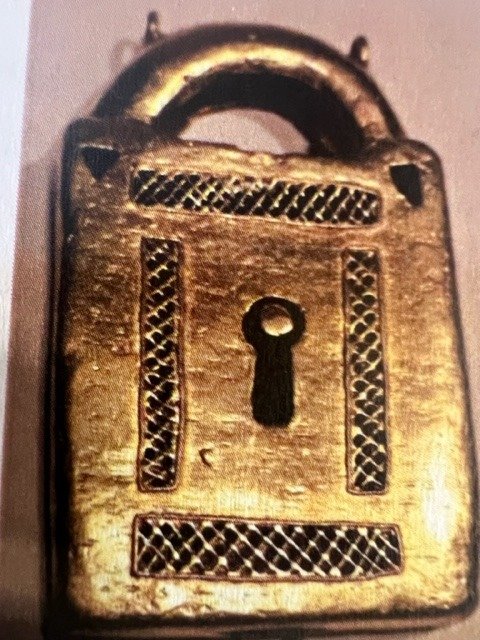 Manhyia receives 130 more gold and art objects from South Africa, Britain