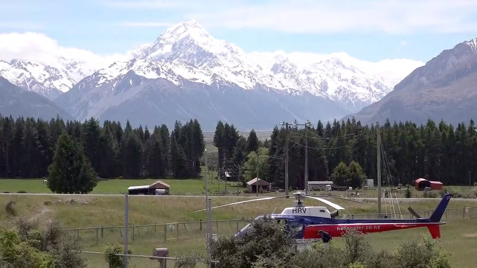 American climber among two dead after fall from New Zealand's highest mountain American climber among two dead after fall from New Zealand's highest mountain