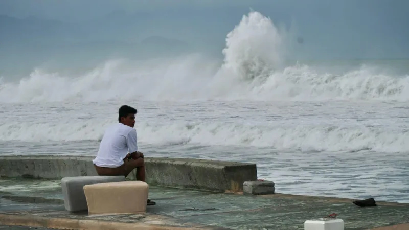 Nearly a million evacuated as Philippines braces for 'super typhoon'