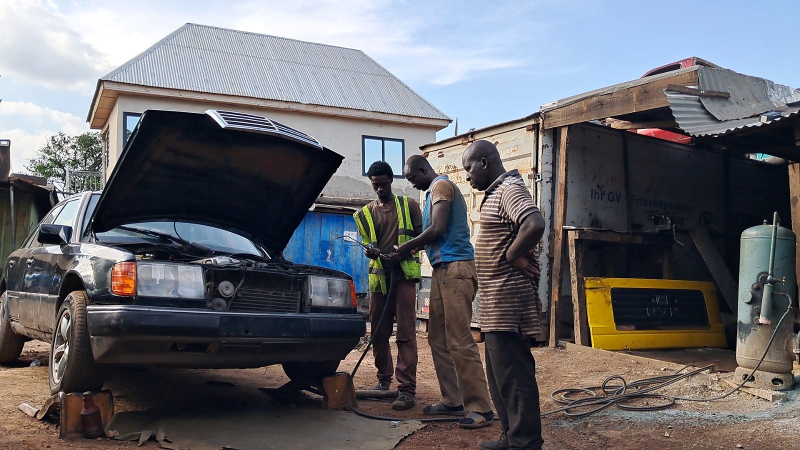 Experts say missing engine part in most Ghanaian vehicles polluting air, sickening people