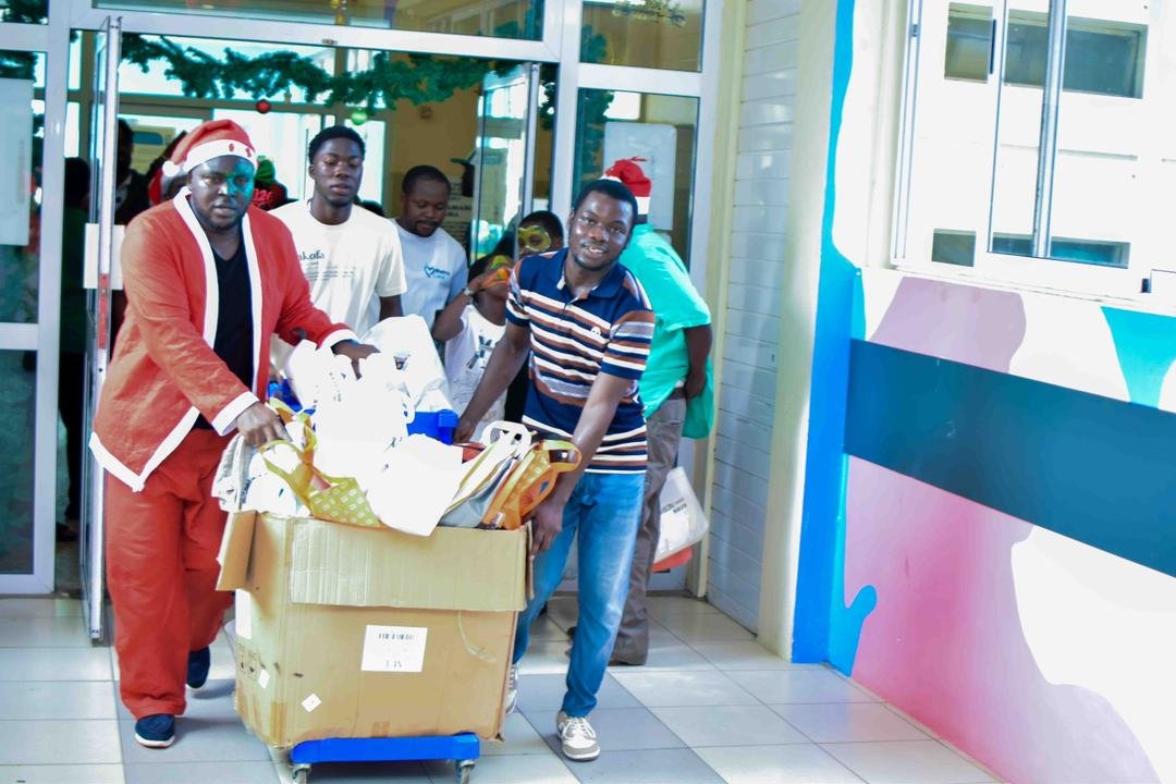 Cradle Care, Yumvita bring Christmas cheer to mothers and children at Korle Bu Teaching Hospital