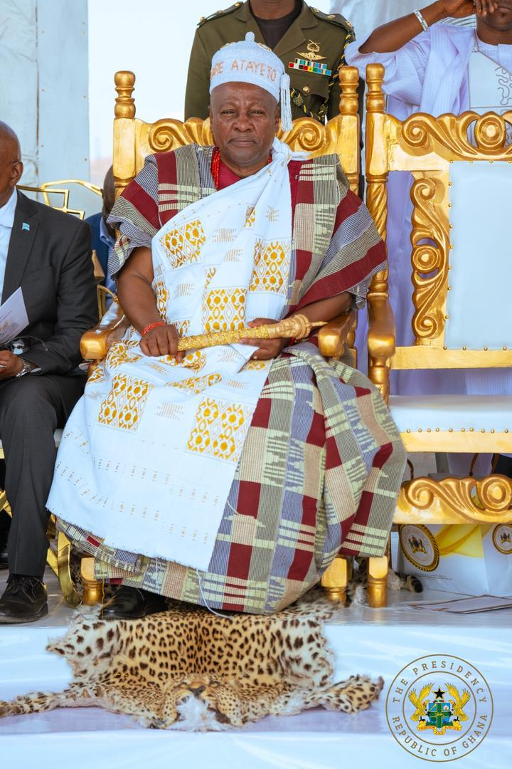Photos: Ooni of Ife confers prestigious Yoruba title on President Mahama in Nigeria