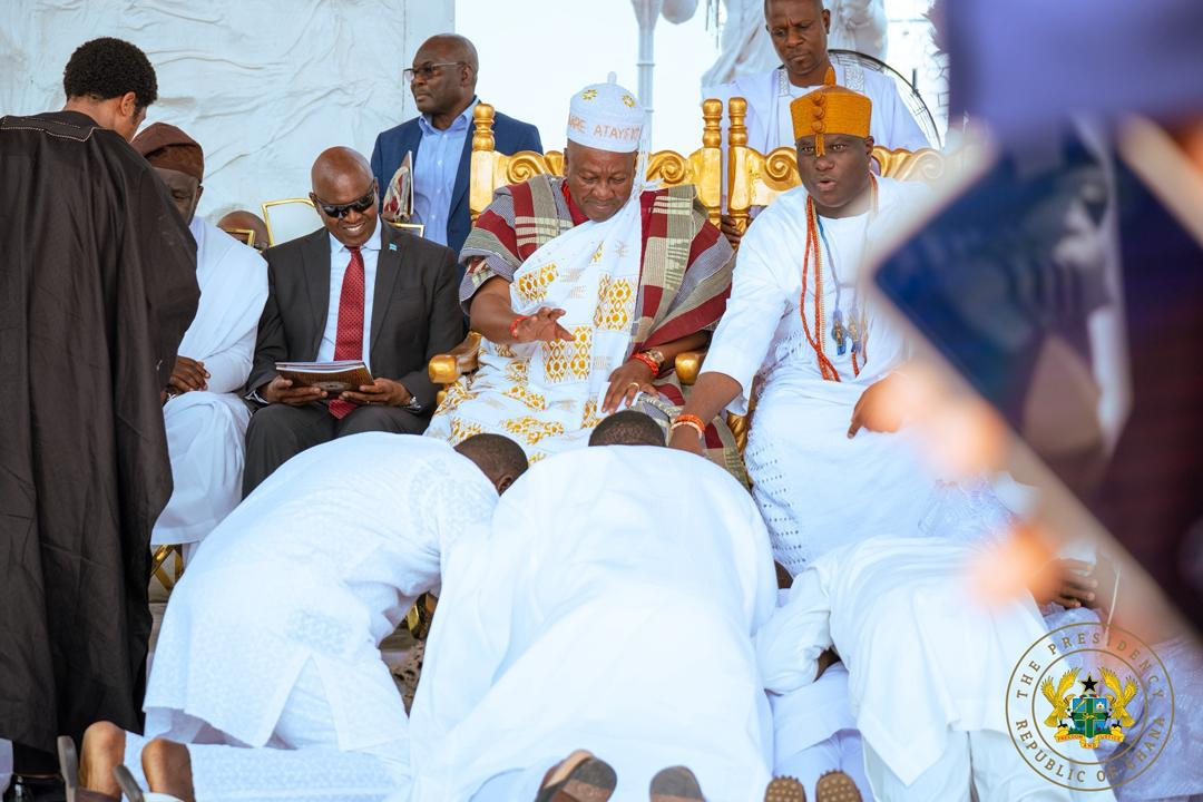 Photos: Ooni of Ife confers prestigious Yoruba title on President Mahama in Nigeria