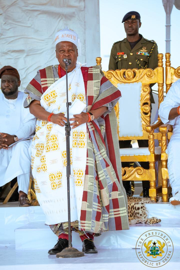 Photos: Ooni of Ife confers prestigious Yoruba title on President Mahama in Nigeria