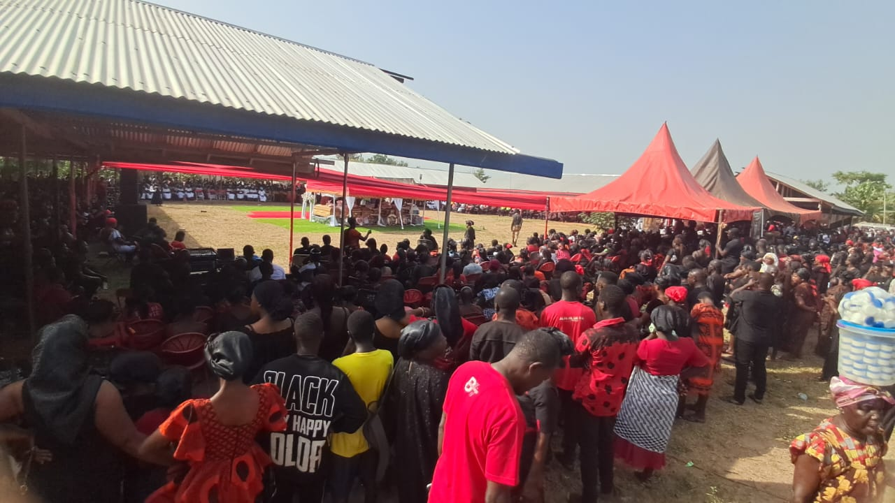 Asikuma accident victims laid to rest at Asuopri Asikuma accident victims laid to rest at Asuopri