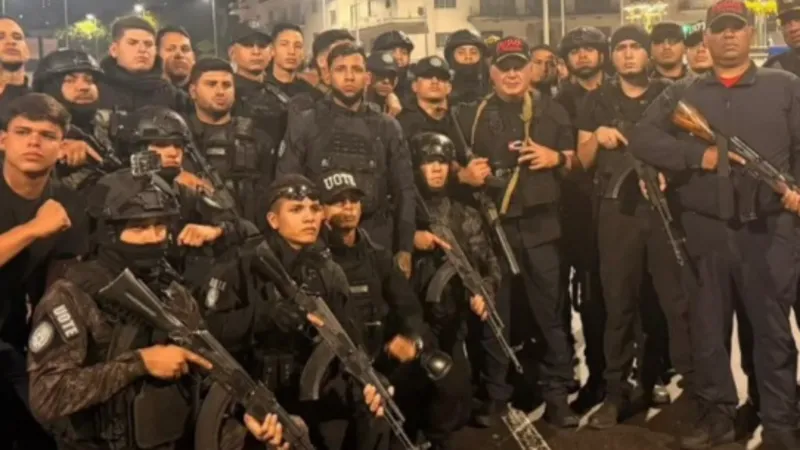 Venezuelan security forces detain journalists as armed police patrol streets Venezuelan security forces detain journalists as armed police patrol streets