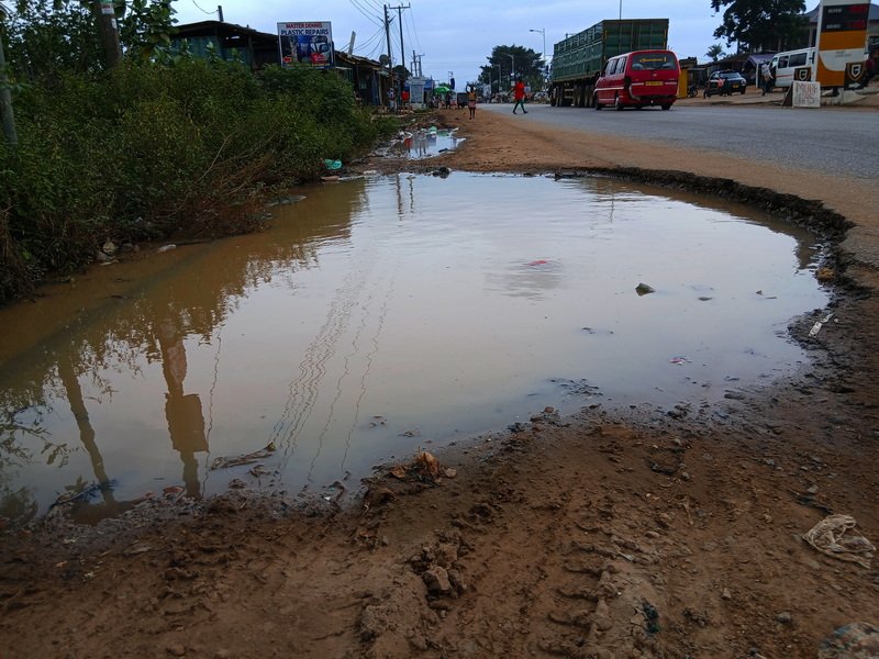 Mankessim-Accra lorry station’s choked gutters Mankessim-Accra lorry station’s choked gutters