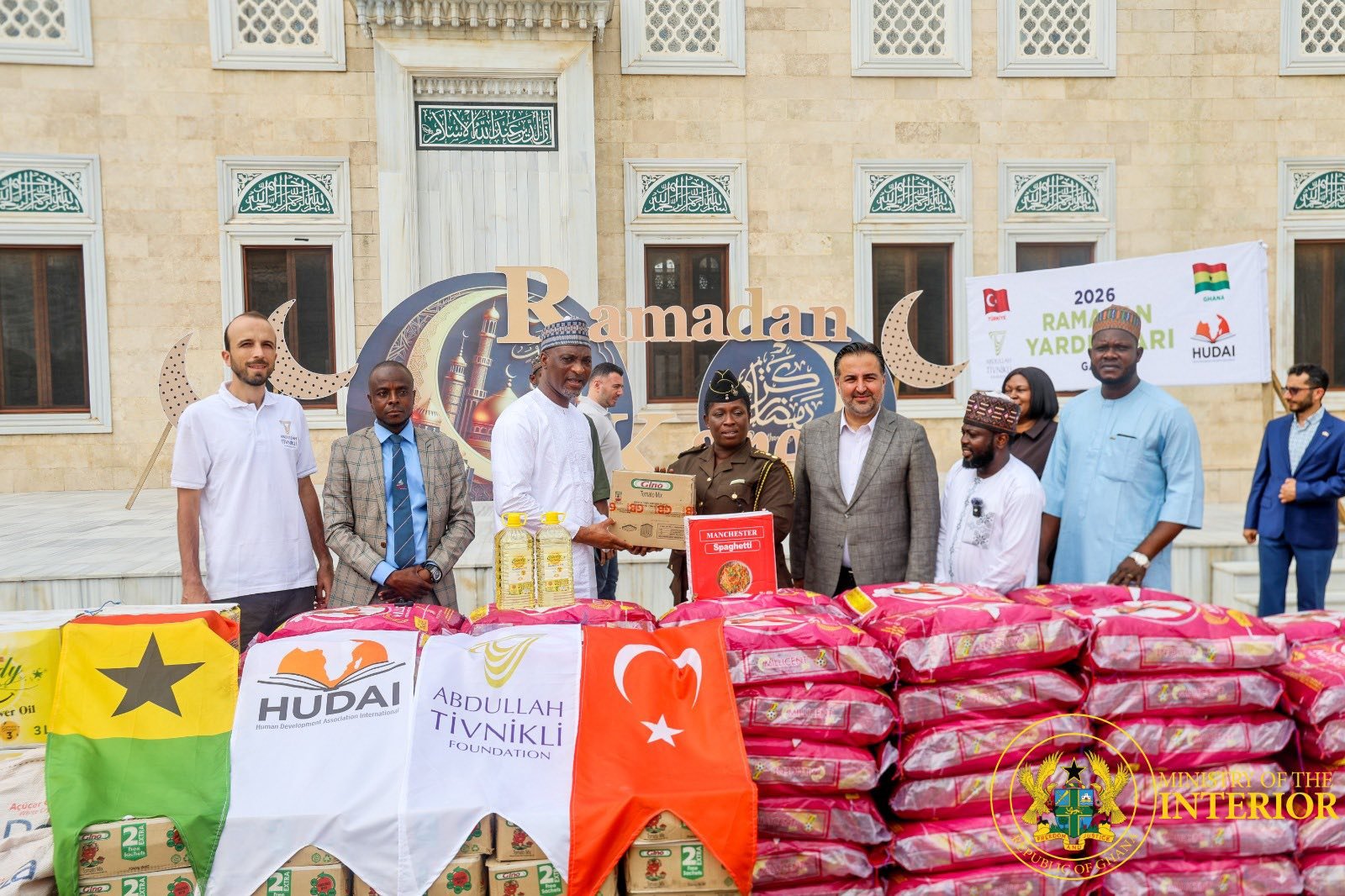 Interior Minister receives Hudai Foundation food donation for prison inmates during Ramadan