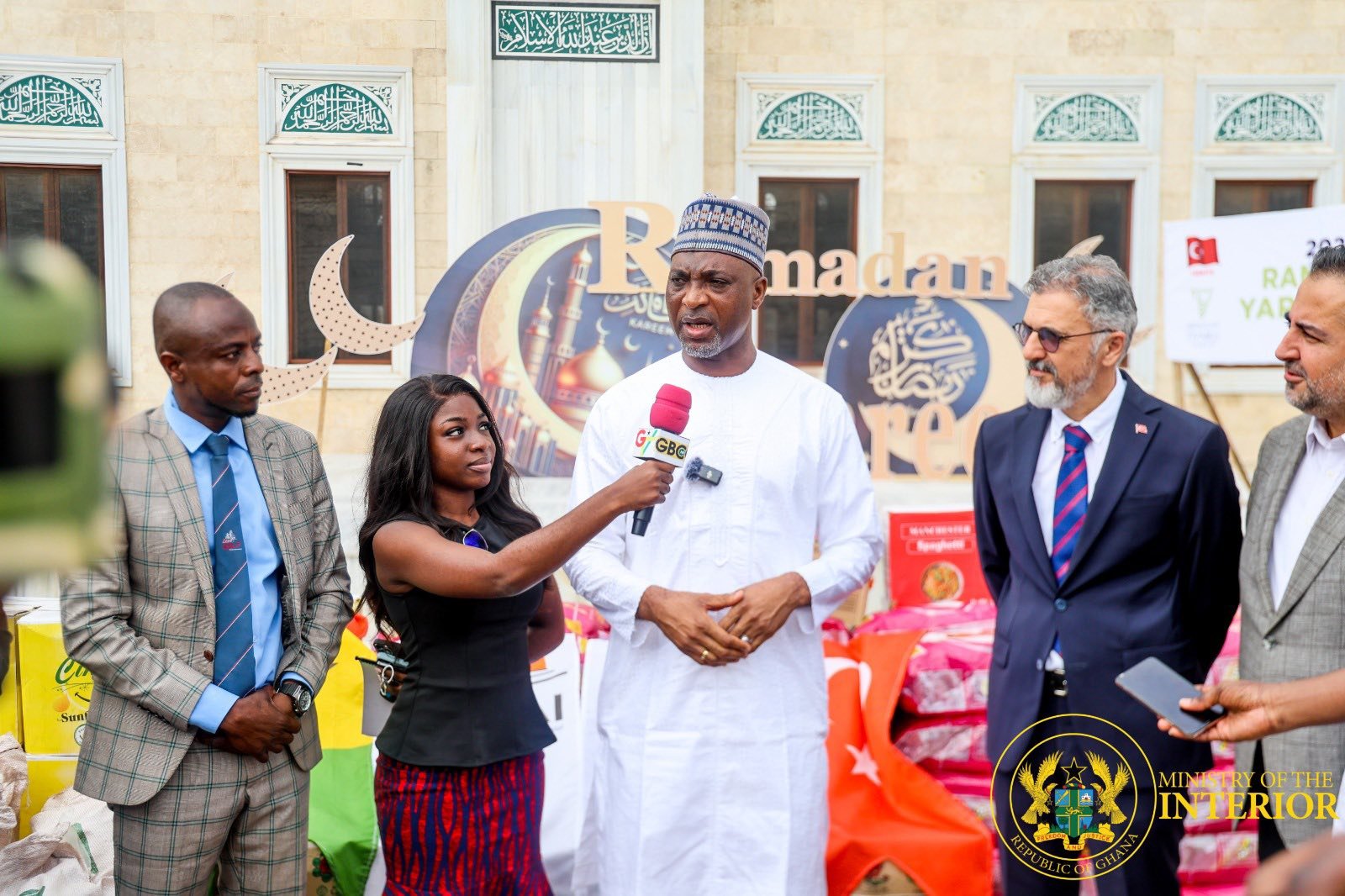 Interior Minister receives Hudai Foundation food donation for prison inmates during Ramadan