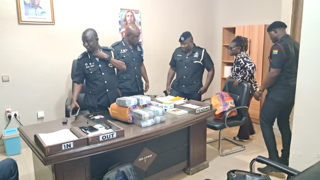 The 'Ghana Must Go' bag of integrity: 3 police officers return GH₵85k The 'Ghana Must Go' bag of integrity: 3 police officers return GH₵85k