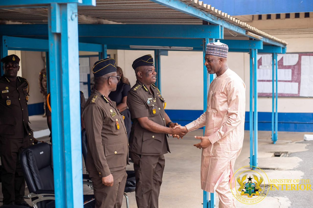 Interior Minister supports prison inmates with Ramadan food donation